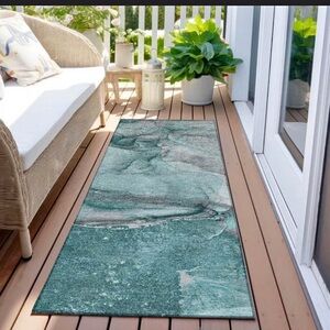Elegant Green Outdoor Rug